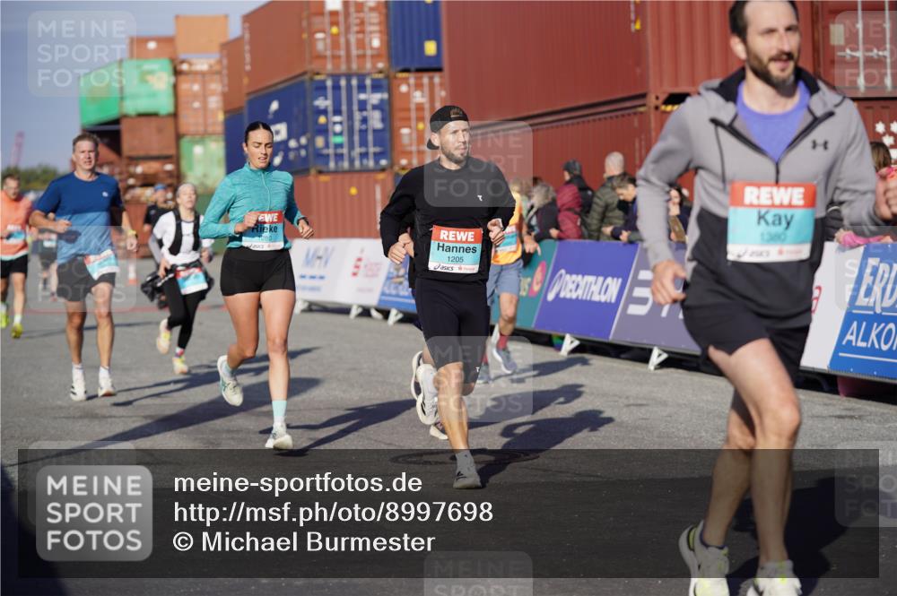 03.10.2025 - Köhlbrandbrückenlauf Michael Burmester http://msf.ph/oto/8997698 03.10.2025 10:02:02 Ziel 1182, 1205, 1280, 1292, 1357, 1380, 1474, 1504, 2843, 3118, 3139, 3165, 3444, 3495 meine-sportfotos.de