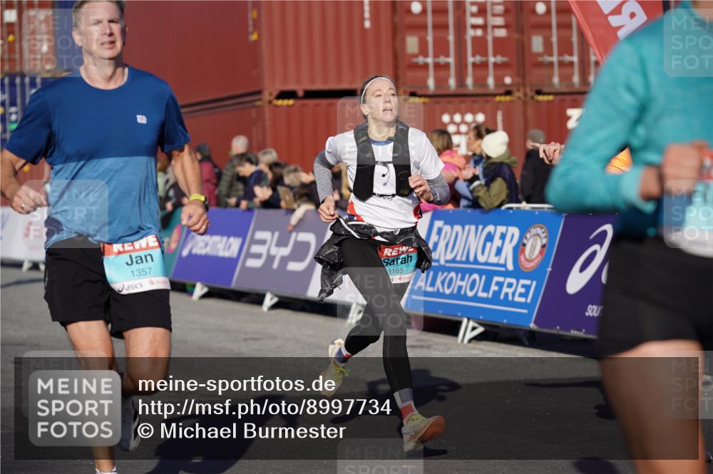 03.10.2025 - Köhlbrandbrückenlauf Michael Burmester http://msf.ph/oto/8997734 03.10.2025 10:02:05 Ziel 1205, 1280, 1292, 1357, 1380, 1504, 1966, 3118, 3139, 3165, 3444, 3495 meine-sportfotos.de