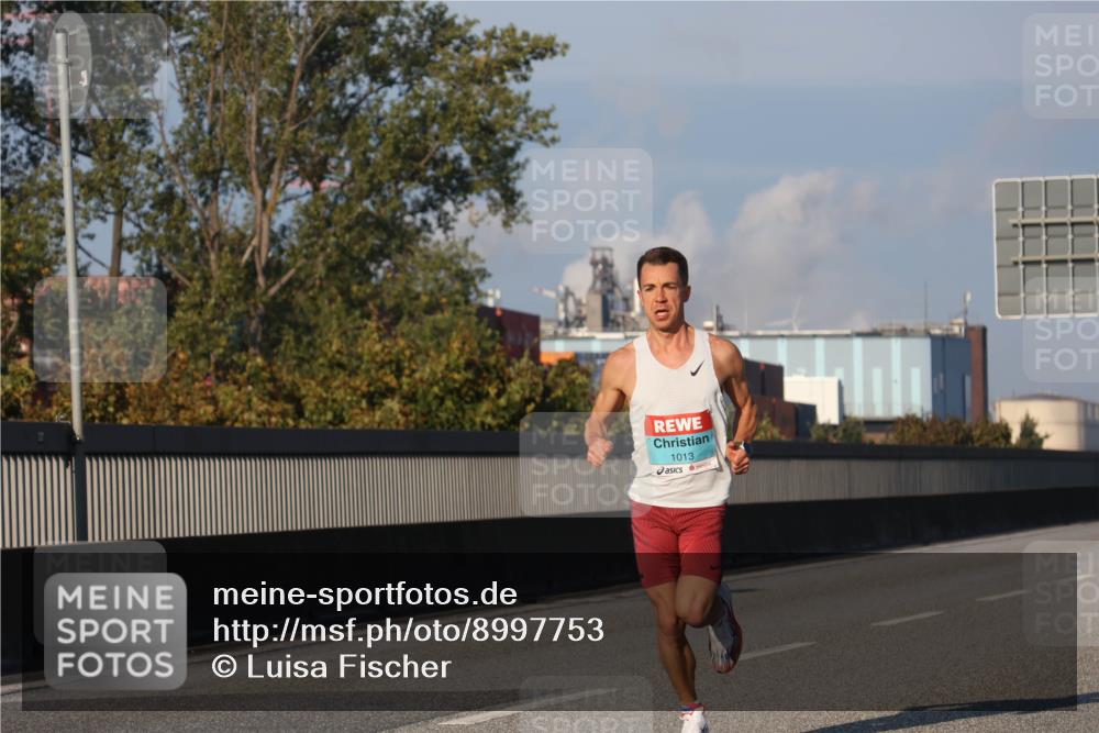 03.10.2025 - Köhlbrandbrückenlauf Luisa Fischer http://msf.ph/oto/8997753 03.10.2025 10:36:35 Position 3 1013 meine-sportfotos.de
