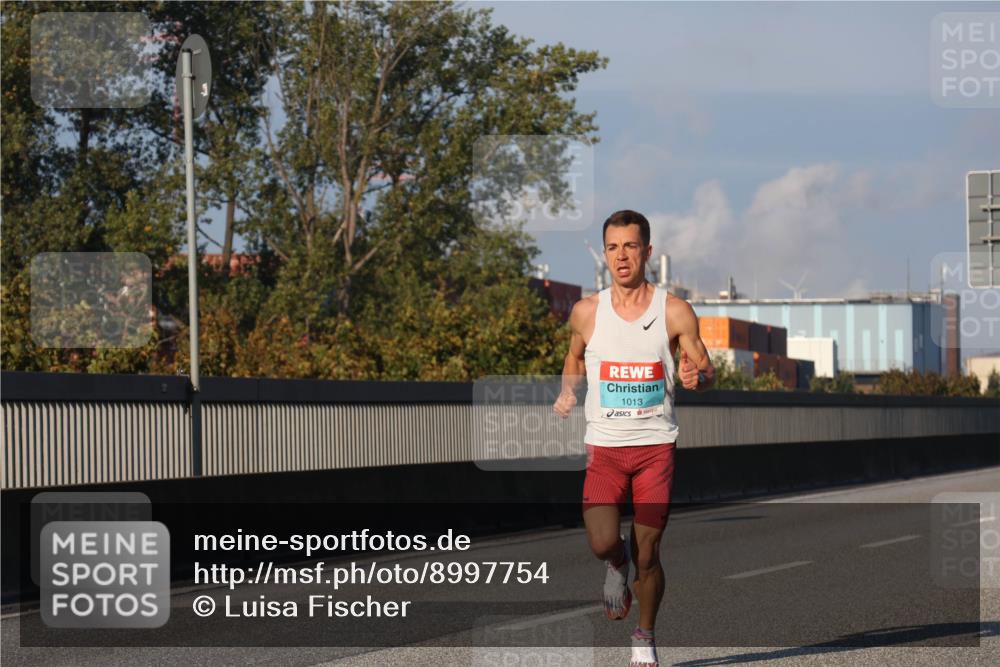 03.10.2025 - Köhlbrandbrückenlauf Luisa Fischer http://msf.ph/oto/8997754 03.10.2025 10:36:35 Position 3 1013 meine-sportfotos.de