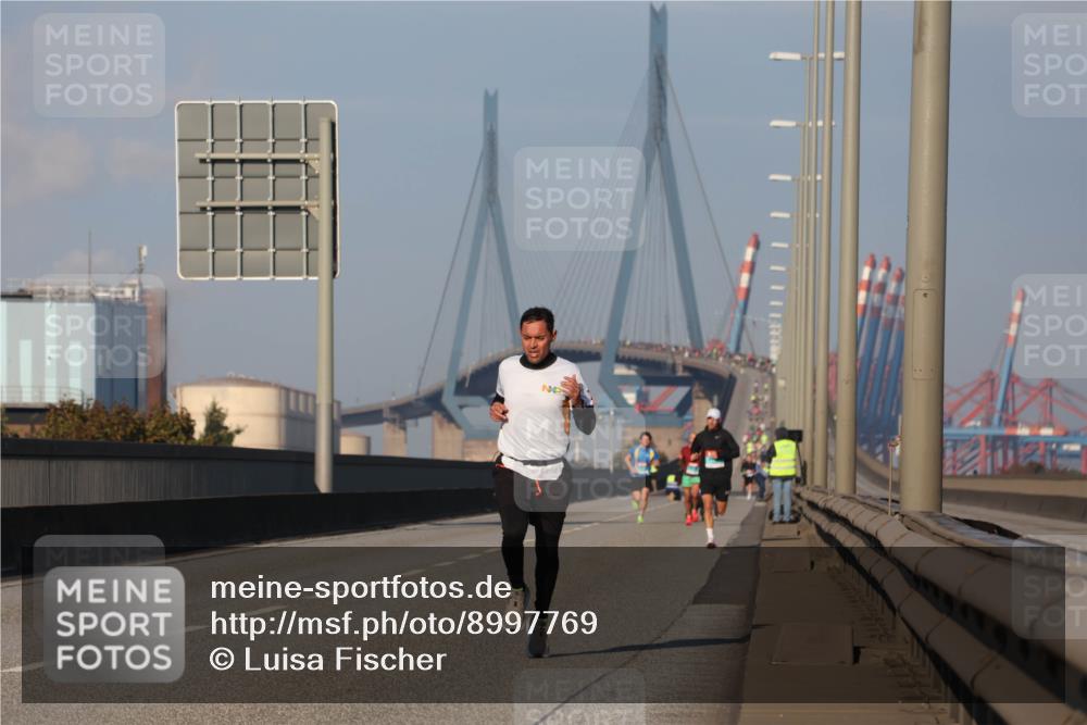 03.10.2025 - Köhlbrandbrückenlauf Luisa Fischer http://msf.ph/oto/8997769 03.10.2025 10:37:08 Position 3  meine-sportfotos.de