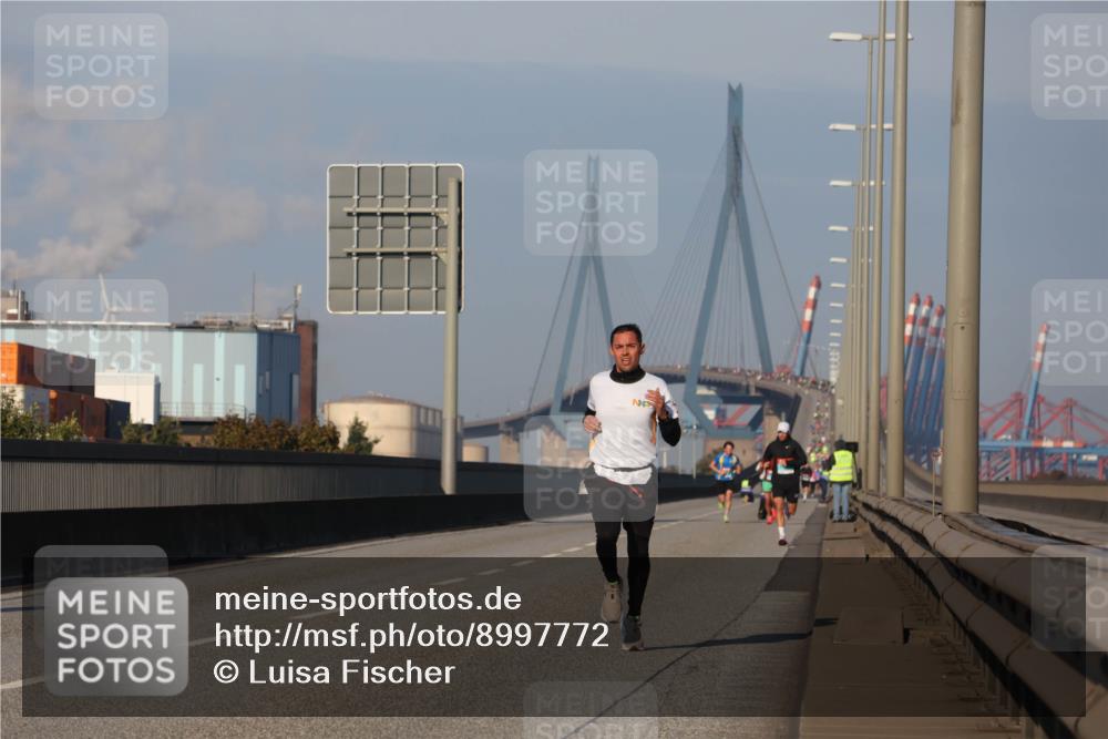03.10.2025 - Köhlbrandbrückenlauf Luisa Fischer http://msf.ph/oto/8997772 03.10.2025 10:37:09 Position 3  meine-sportfotos.de