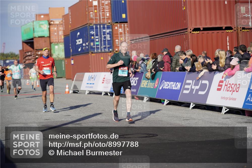 03.10.2025 - Köhlbrandbrückenlauf Michael Burmester http://msf.ph/oto/8997788 03.10.2025 10:02:10 Ziel 1219, 1292, 1357, 1493, 1504, 1966, 3165, 3495, 3806 meine-sportfotos.de