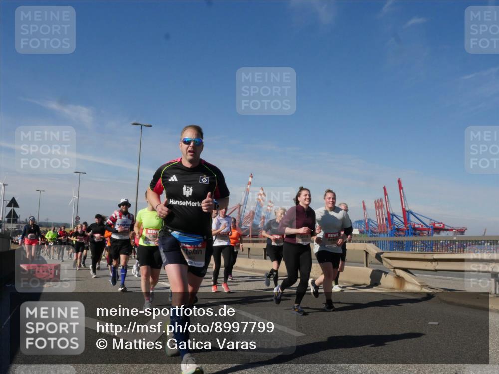 03.10.2025 - Köhlbrandbrückenlauf Matties Gatica Varas http://msf.ph/oto/8997799 03.10.2025 12:49:17 Position 2  meine-sportfotos.de