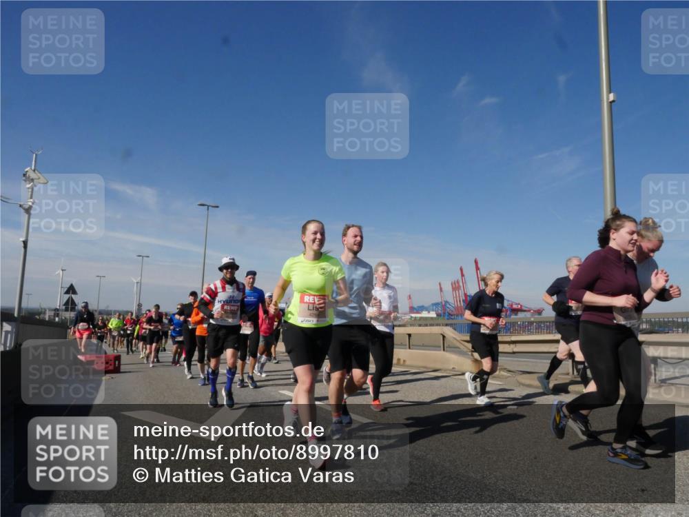 03.10.2025 - Köhlbrandbrückenlauf Matties Gatica Varas http://msf.ph/oto/8997810 03.10.2025 12:49:18 Position 2 4264 meine-sportfotos.de