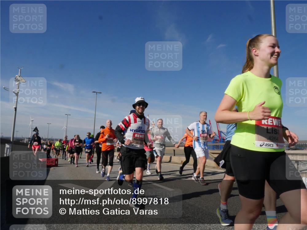 03.10.2025 - Köhlbrandbrückenlauf Matties Gatica Varas http://msf.ph/oto/8997818 03.10.2025 12:49:19 Position 2 4644, 10, 4264 meine-sportfotos.de