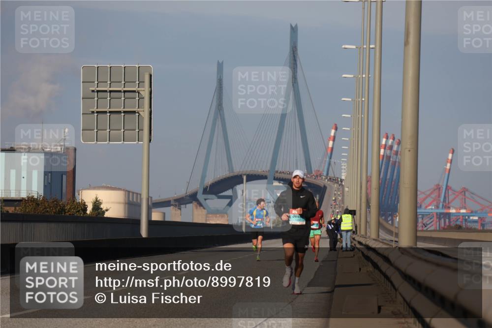 03.10.2025 - Köhlbrandbrückenlauf Luisa Fischer http://msf.ph/oto/8997819 03.10.2025 10:37:18 Position 3  meine-sportfotos.de