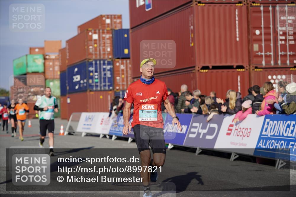 03.10.2025 - Köhlbrandbrückenlauf Michael Burmester http://msf.ph/oto/8997821 03.10.2025 10:02:12 Ziel 1219, 1292, 1493, 1966, 2849, 3165, 3806 meine-sportfotos.de