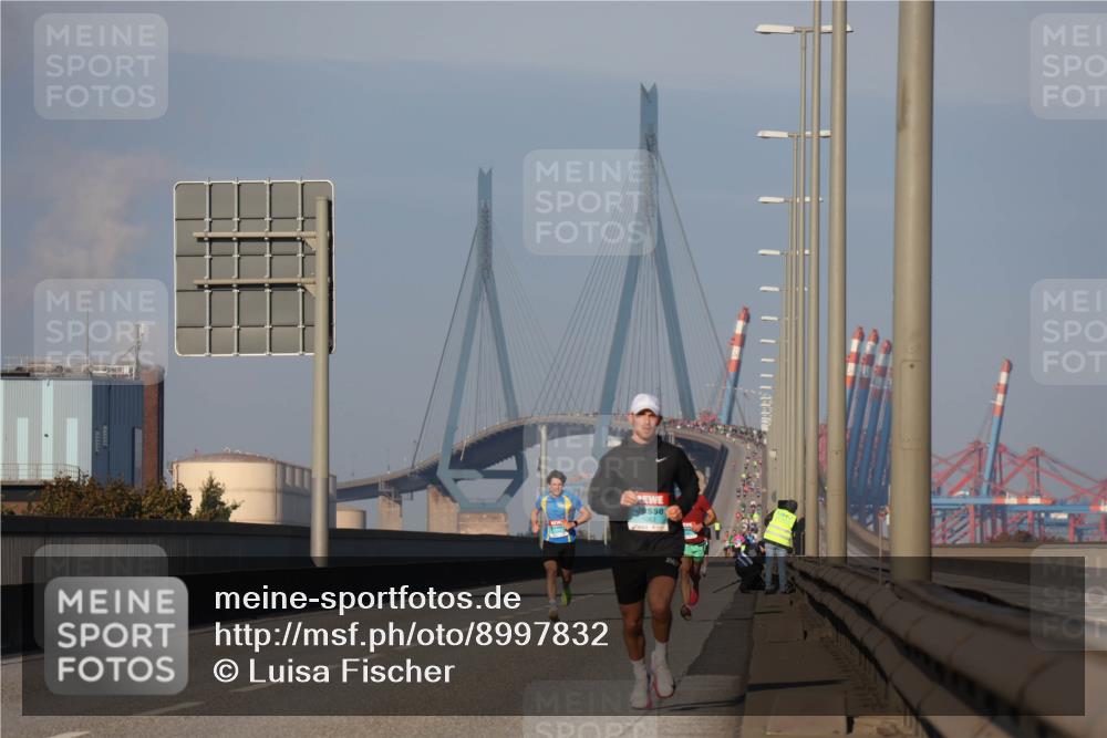 03.10.2025 - Köhlbrandbrückenlauf Luisa Fischer http://msf.ph/oto/8997832 03.10.2025 10:37:19 Position 3  meine-sportfotos.de