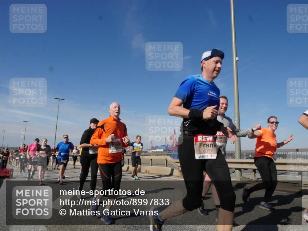 03.10.2025 - Köhlbrandbrückenlauf Matties Gatica Varas http://msf.ph/oto/8997833 03.10.2025 12:49:21 Position 2 5032, 6377 meine-sportfotos.de