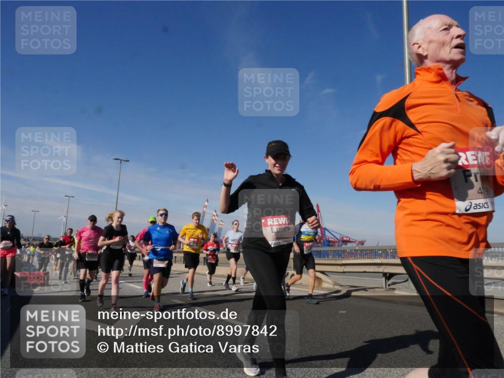 03.10.2025 - Köhlbrandbrückenlauf Matties Gatica Varas http://msf.ph/oto/8997842 03.10.2025 12:49:22 Position 2 2, 5691, 4 meine-sportfotos.de