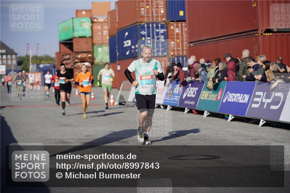 03.10.2025 - Köhlbrandbrückenlauf Michael Burmester http://msf.ph/oto/8997843 03.10.2025 10:02:14 Ziel 1219, 1493, 1776, 1966, 2849, 3316, 3806 meine-sportfotos.de