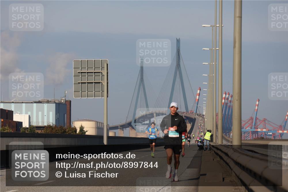 03.10.2025 - Köhlbrandbrückenlauf Luisa Fischer http://msf.ph/oto/8997844 03.10.2025 10:37:20 Position 3  meine-sportfotos.de