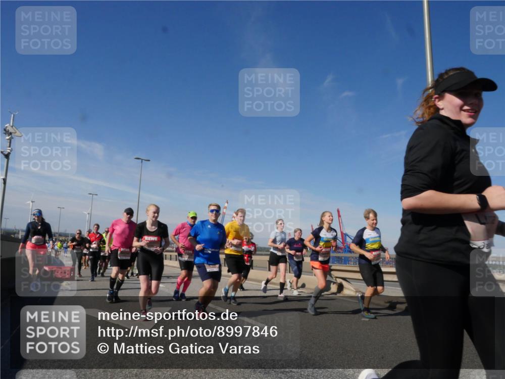 03.10.2025 - Köhlbrandbrückenlauf Matties Gatica Varas http://msf.ph/oto/8997846 03.10.2025 12:49:22 Position 2  meine-sportfotos.de