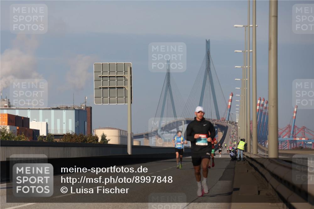03.10.2025 - Köhlbrandbrückenlauf Luisa Fischer http://msf.ph/oto/8997848 03.10.2025 10:37:21 Position 3  meine-sportfotos.de
