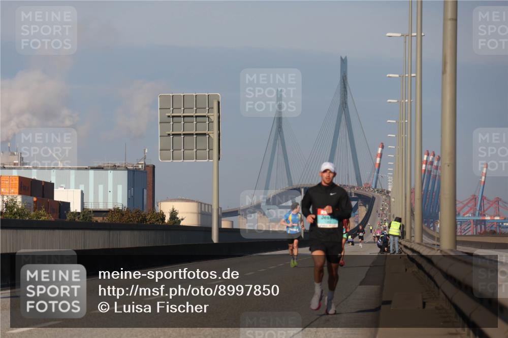 03.10.2025 - Köhlbrandbrückenlauf Luisa Fischer http://msf.ph/oto/8997850 03.10.2025 10:37:21 Position 3  meine-sportfotos.de