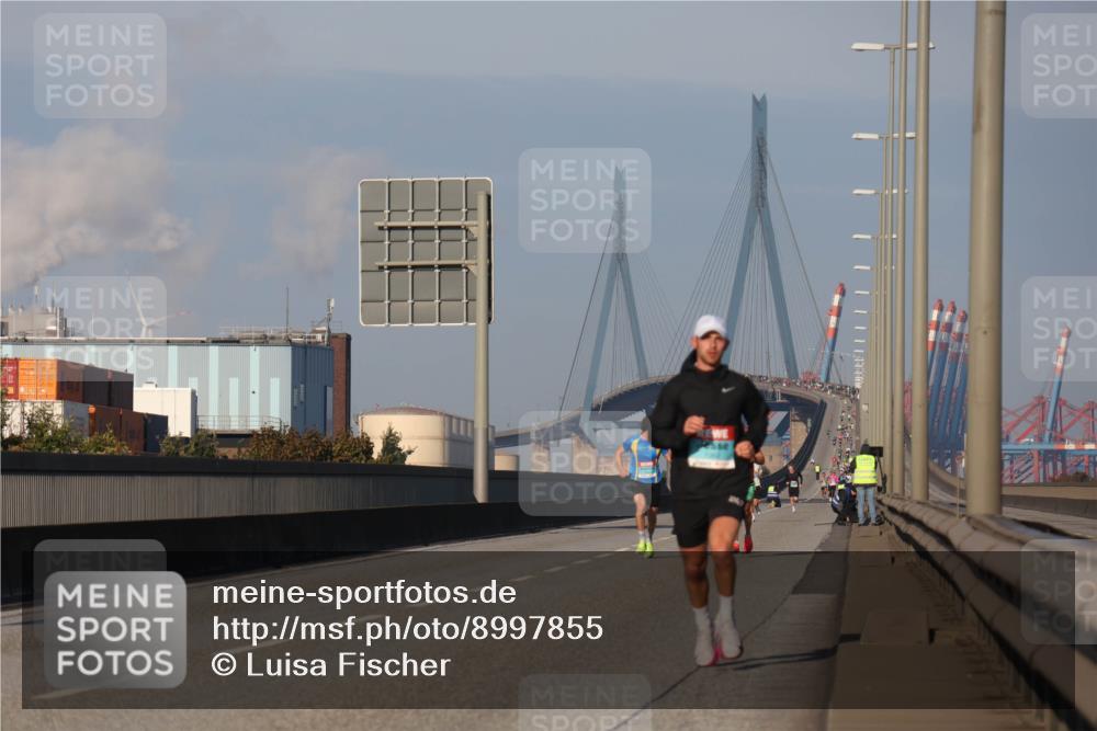 03.10.2025 - Köhlbrandbrückenlauf Luisa Fischer http://msf.ph/oto/8997855 03.10.2025 10:37:21 Position 3  meine-sportfotos.de