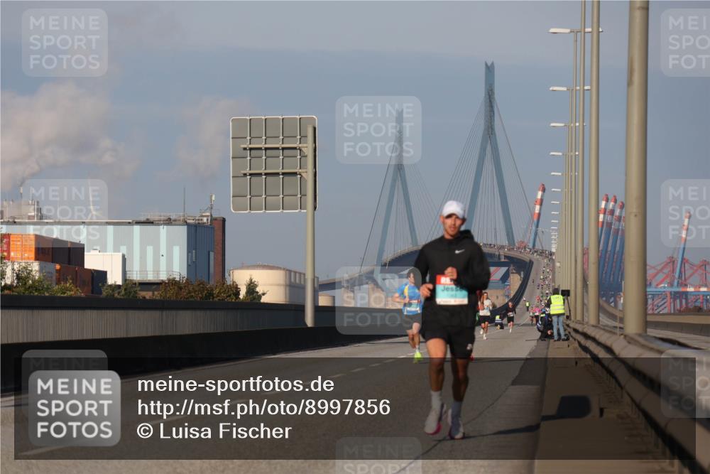 03.10.2025 - Köhlbrandbrückenlauf Luisa Fischer http://msf.ph/oto/8997856 03.10.2025 10:37:22 Position 3  meine-sportfotos.de