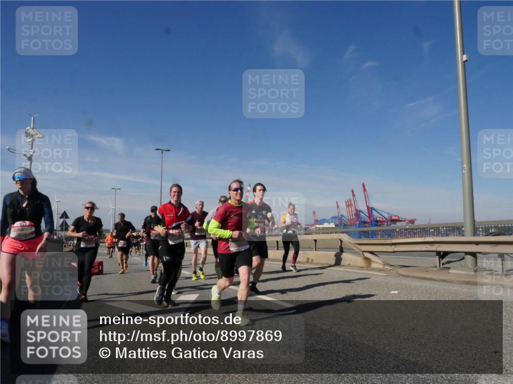 03.10.2025 - Köhlbrandbrückenlauf Matties Gatica Varas http://msf.ph/oto/8997869 03.10.2025 12:49:25 Position 2 118 meine-sportfotos.de
