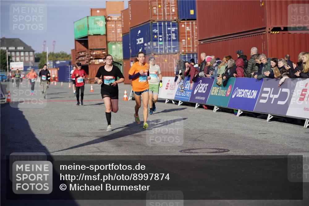 03.10.2025 - Köhlbrandbrückenlauf Michael Burmester http://msf.ph/oto/8997874 03.10.2025 10:02:16 Ziel 1219, 1493, 1776, 1966, 2849, 3224, 3316, 3806 meine-sportfotos.de