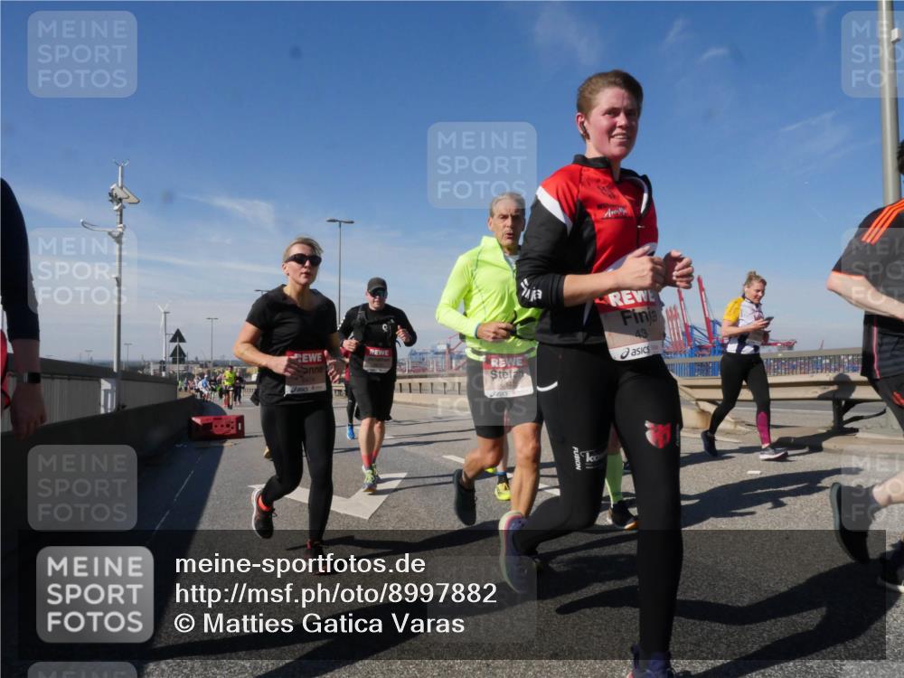 03.10.2025 - Köhlbrandbrückenlauf Matties Gatica Varas http://msf.ph/oto/8997882 03.10.2025 12:49:26 Position 2 6474, 6343, 43 meine-sportfotos.de