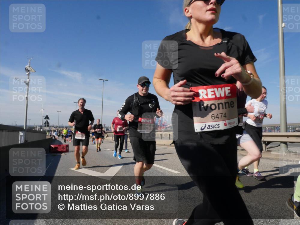 03.10.2025 - Köhlbrandbrückenlauf Matties Gatica Varas http://msf.ph/oto/8997886 03.10.2025 12:49:27 Position 2 5879, 6474 meine-sportfotos.de