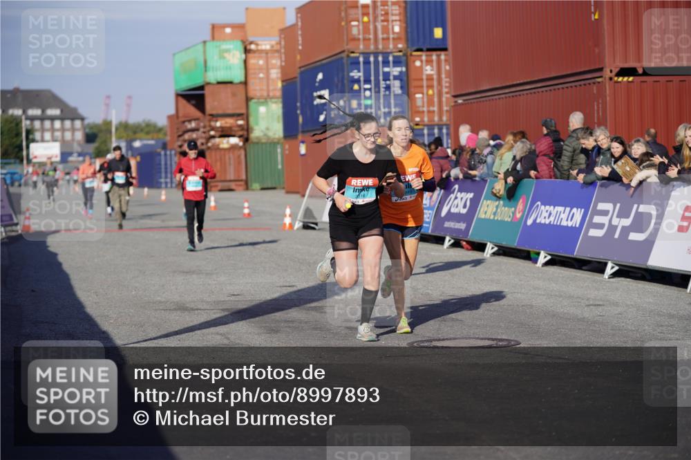 03.10.2025 - Köhlbrandbrückenlauf Michael Burmester http://msf.ph/oto/8997893 03.10.2025 10:02:17 Ziel 1219, 1493, 1776, 2849, 3224, 3316, 3806 meine-sportfotos.de