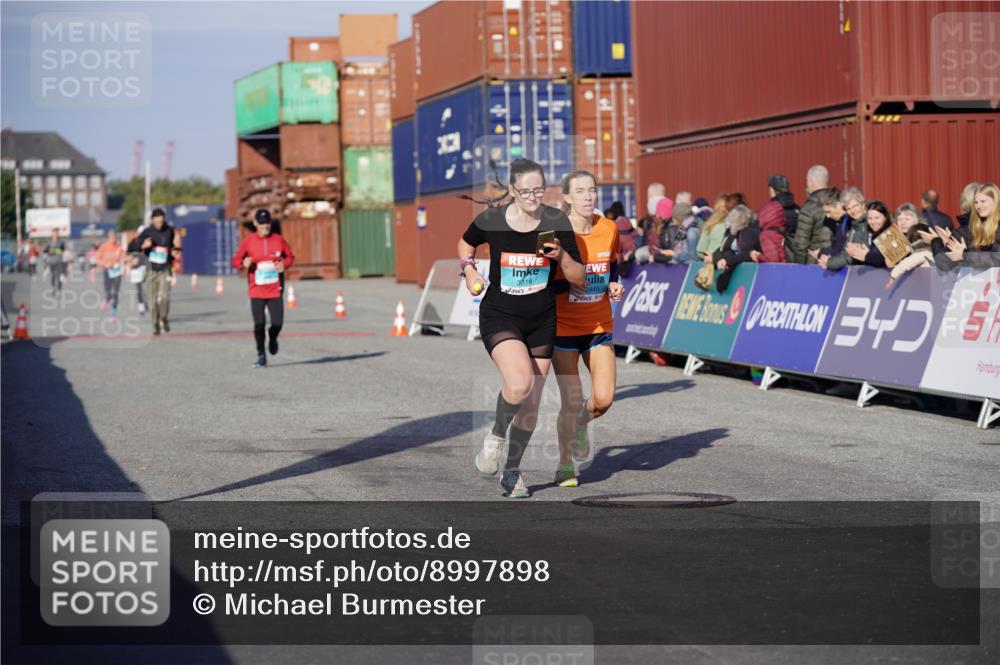 03.10.2025 - Köhlbrandbrückenlauf Michael Burmester http://msf.ph/oto/8997898 03.10.2025 10:02:17 Ziel 1219, 1493, 1776, 2849, 3224, 3316, 3806 meine-sportfotos.de