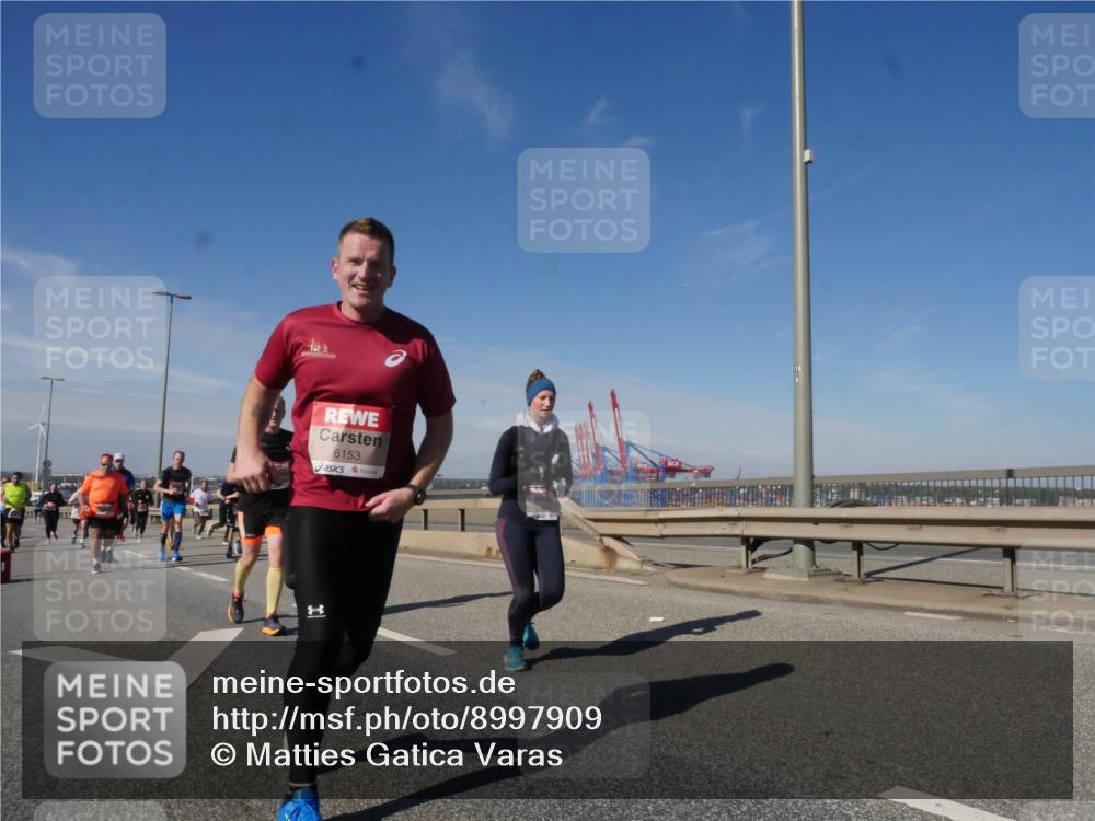 03.10.2025 - Köhlbrandbrückenlauf Matties Gatica Varas http://msf.ph/oto/8997909 03.10.2025 12:49:30 Position 2 6153 meine-sportfotos.de