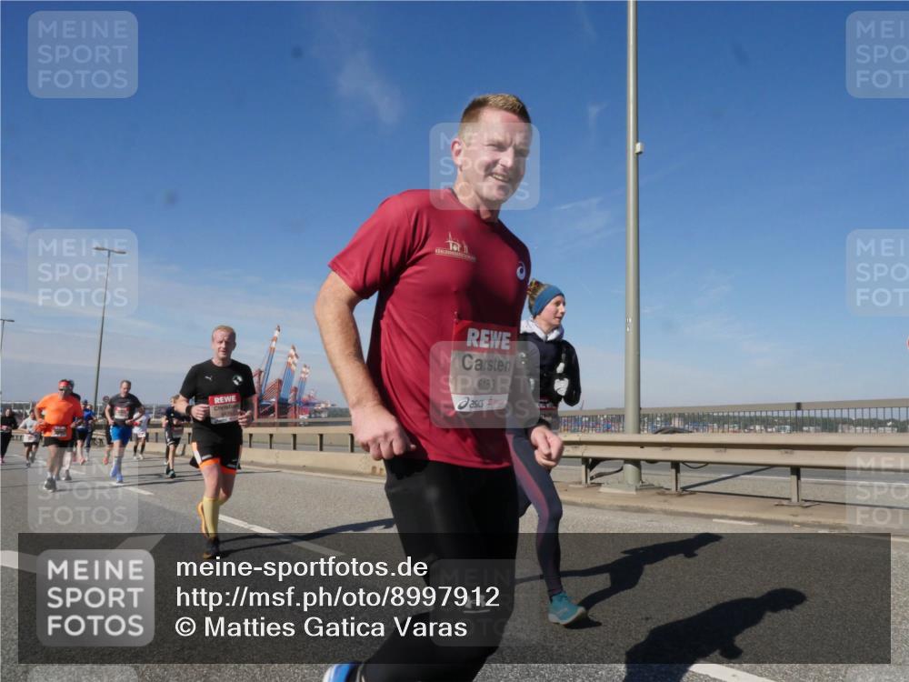 03.10.2025 - Köhlbrandbrückenlauf Matties Gatica Varas http://msf.ph/oto/8997912 03.10.2025 12:49:30 Position 2 6153 meine-sportfotos.de