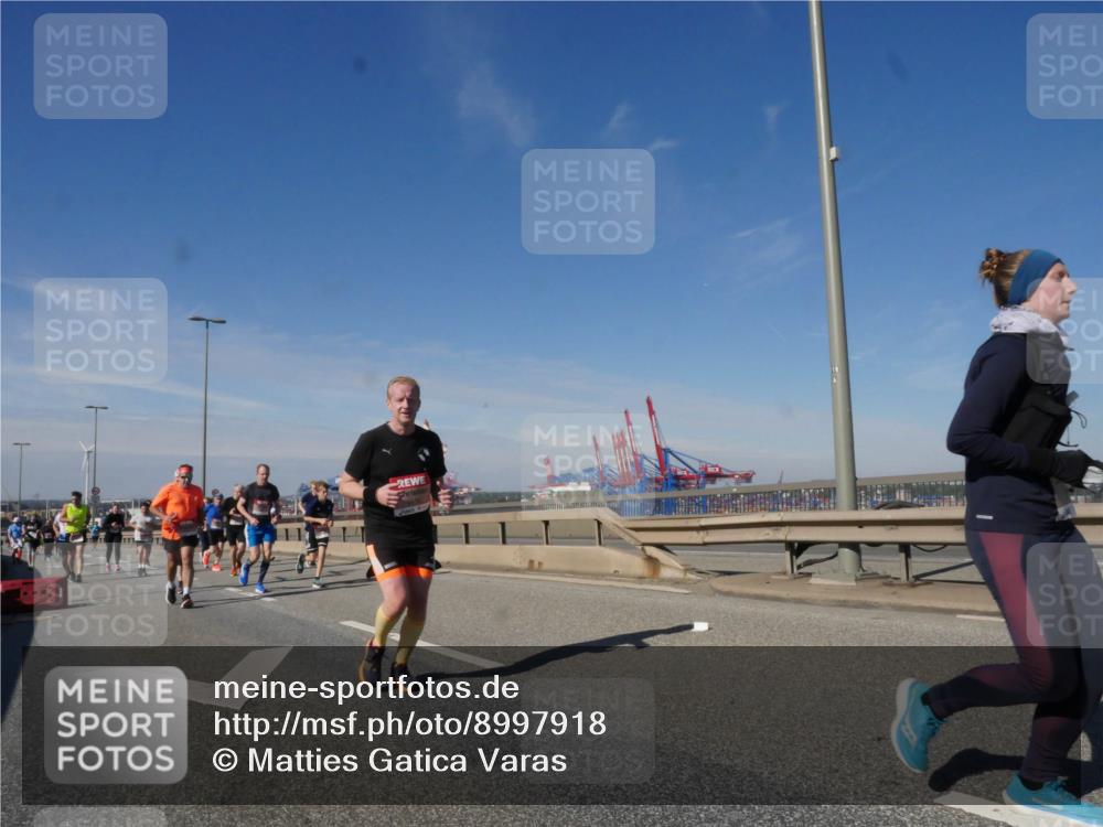 03.10.2025 - Köhlbrandbrückenlauf Matties Gatica Varas http://msf.ph/oto/8997918 03.10.2025 12:49:31 Position 2  meine-sportfotos.de