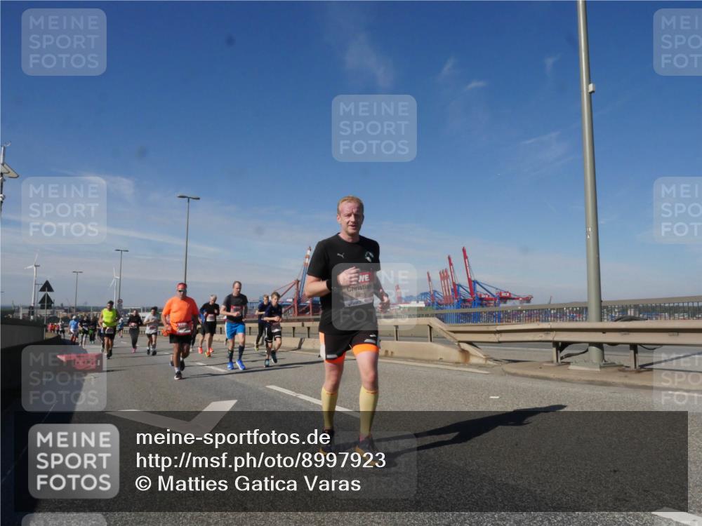 03.10.2025 - Köhlbrandbrückenlauf Matties Gatica Varas http://msf.ph/oto/8997923 03.10.2025 12:49:31 Position 2 6435 meine-sportfotos.de