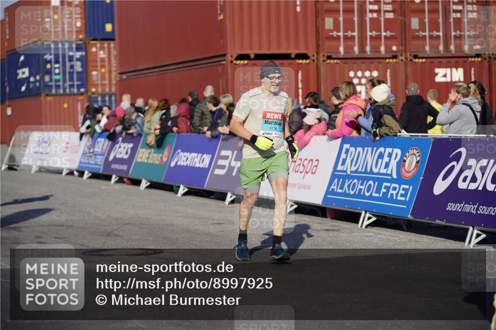 03.10.2025 - Köhlbrandbrückenlauf Michael Burmester http://msf.ph/oto/8997925 03.10.2025 10:02:19 Ziel 1144, 1776, 2849, 3224, 3316, 3806 meine-sportfotos.de