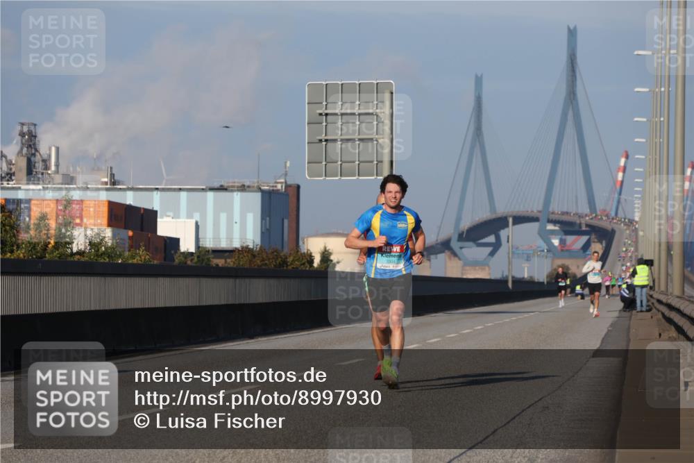 03.10.2025 - Köhlbrandbrückenlauf Luisa Fischer http://msf.ph/oto/8997930 03.10.2025 10:37:30 Position 3 3304 meine-sportfotos.de