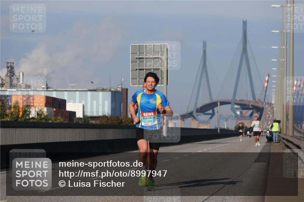 03.10.2025 - Köhlbrandbrückenlauf Luisa Fischer http://msf.ph/oto/8997947 03.10.2025 10:37:32 Position 3 3304 meine-sportfotos.de