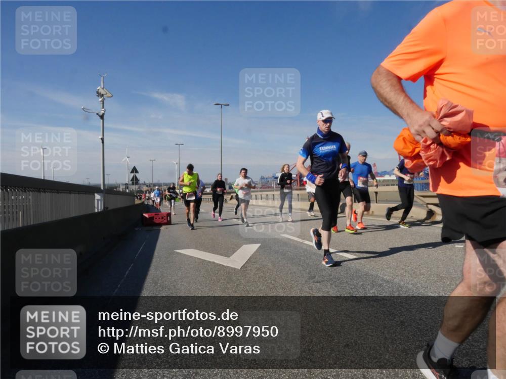 03.10.2025 - Köhlbrandbrückenlauf Matties Gatica Varas http://msf.ph/oto/8997950 03.10.2025 12:49:35 Position 2  meine-sportfotos.de