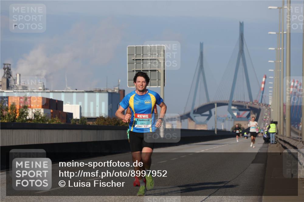 03.10.2025 - Köhlbrandbrückenlauf Luisa Fischer http://msf.ph/oto/8997952 03.10.2025 10:37:32 Position 3 3304 meine-sportfotos.de