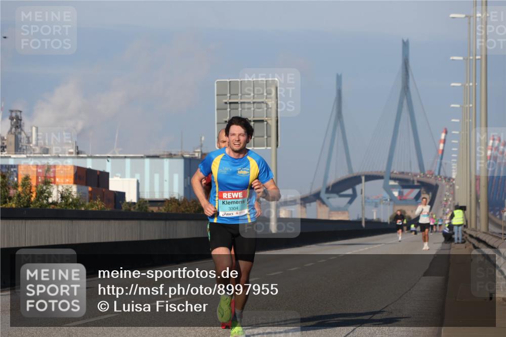 03.10.2025 - Köhlbrandbrückenlauf Luisa Fischer http://msf.ph/oto/8997955 03.10.2025 10:37:32 Position 3 3304 meine-sportfotos.de