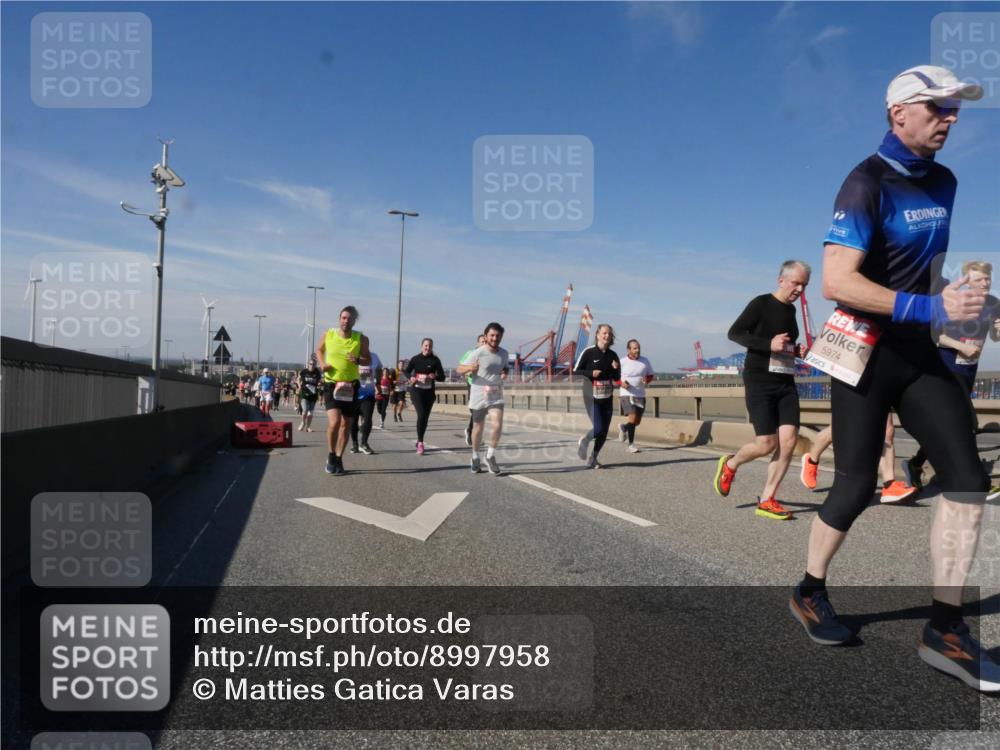 03.10.2025 - Köhlbrandbrückenlauf Matties Gatica Varas http://msf.ph/oto/8997958 03.10.2025 12:49:36 Position 2 6, 5974 meine-sportfotos.de