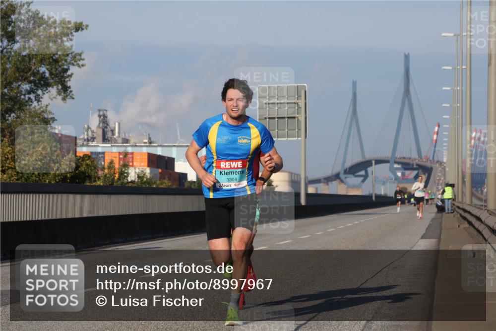 03.10.2025 - Köhlbrandbrückenlauf Luisa Fischer http://msf.ph/oto/8997967 03.10.2025 10:37:34 Position 3 3304 meine-sportfotos.de
