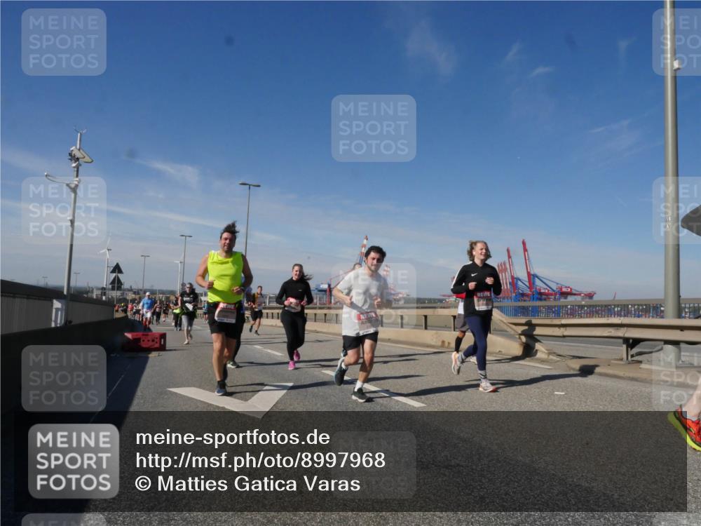03.10.2025 - Köhlbrandbrückenlauf Matties Gatica Varas http://msf.ph/oto/8997968 03.10.2025 12:49:37 Position 2  meine-sportfotos.de