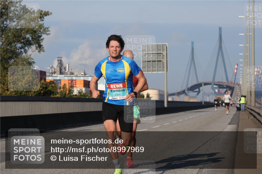 03.10.2025 - Köhlbrandbrückenlauf Luisa Fischer http://msf.ph/oto/8997969 03.10.2025 10:37:34 Position 3 3304 meine-sportfotos.de