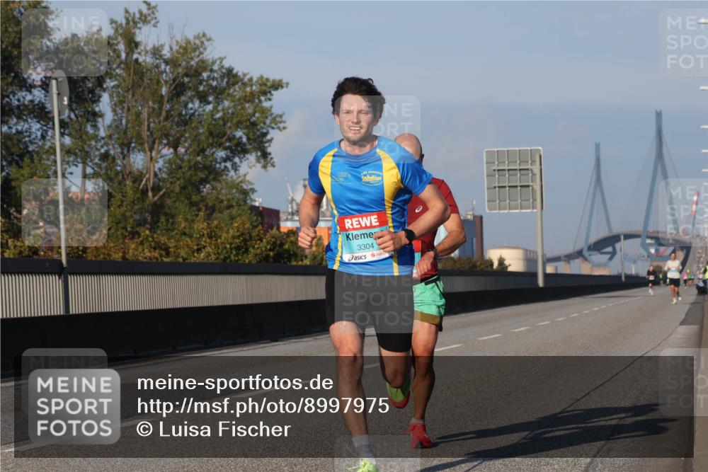 03.10.2025 - Köhlbrandbrückenlauf Luisa Fischer http://msf.ph/oto/8997975 03.10.2025 10:37:35 Position 3 3304 meine-sportfotos.de