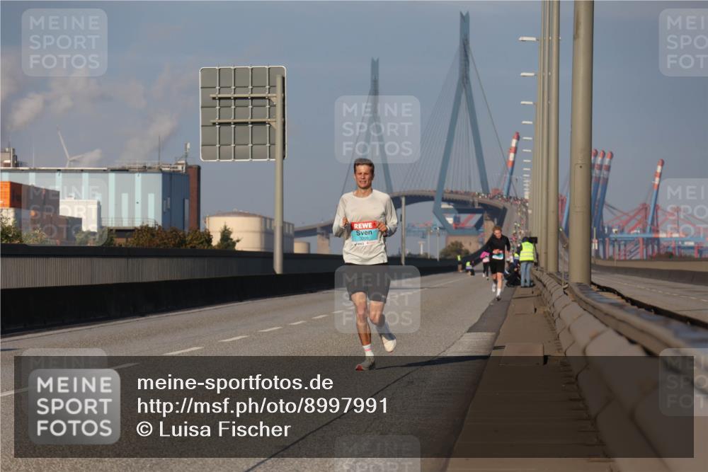 03.10.2025 - Köhlbrandbrückenlauf Luisa Fischer http://msf.ph/oto/8997991 03.10.2025 10:37:48 Position 3  meine-sportfotos.de