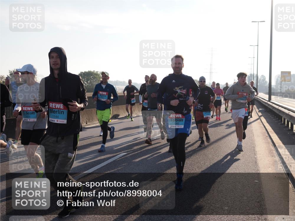 03.10.2025 - Köhlbrandbrückenlauf Fabian Wolf http://msf.ph/oto/8998004 03.10.2025 09:15:26 Position 3 1071, 1144, 1262 meine-sportfotos.de