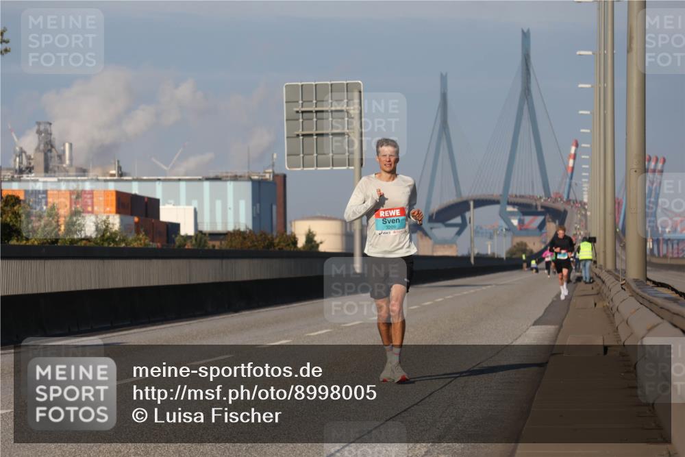 03.10.2025 - Köhlbrandbrückenlauf Luisa Fischer http://msf.ph/oto/8998005 03.10.2025 10:37:49 Position 3  meine-sportfotos.de