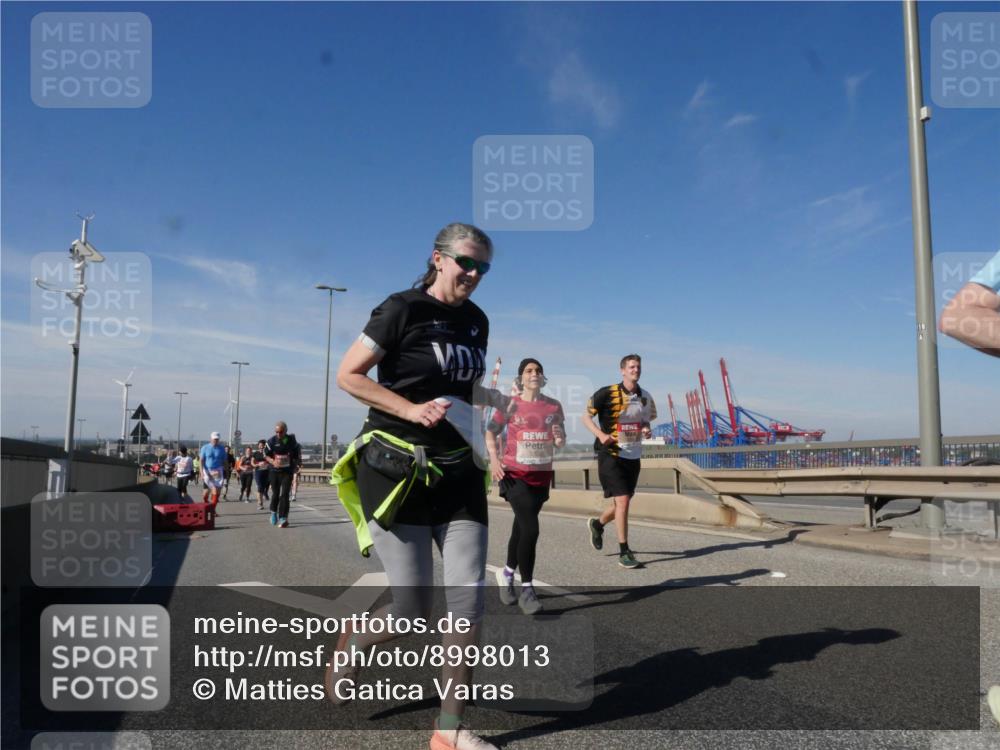 03.10.2025 - Köhlbrandbrückenlauf Matties Gatica Varas http://msf.ph/oto/8998013 03.10.2025 12:49:42 Position 2 4, 118 meine-sportfotos.de