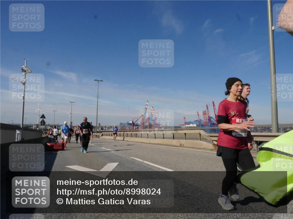03.10.2025 - Köhlbrandbrückenlauf Matties Gatica Varas http://msf.ph/oto/8998024 03.10.2025 12:49:43 Position 2 5302 meine-sportfotos.de