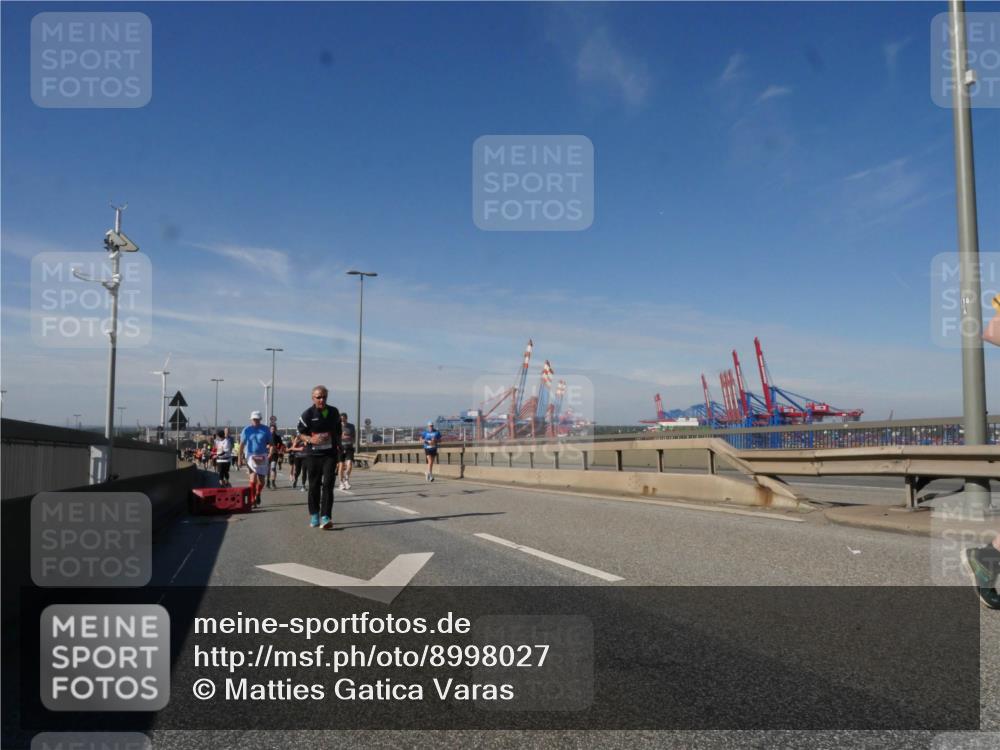 03.10.2025 - Köhlbrandbrückenlauf Matties Gatica Varas http://msf.ph/oto/8998027 03.10.2025 12:49:43 Position 2  meine-sportfotos.de