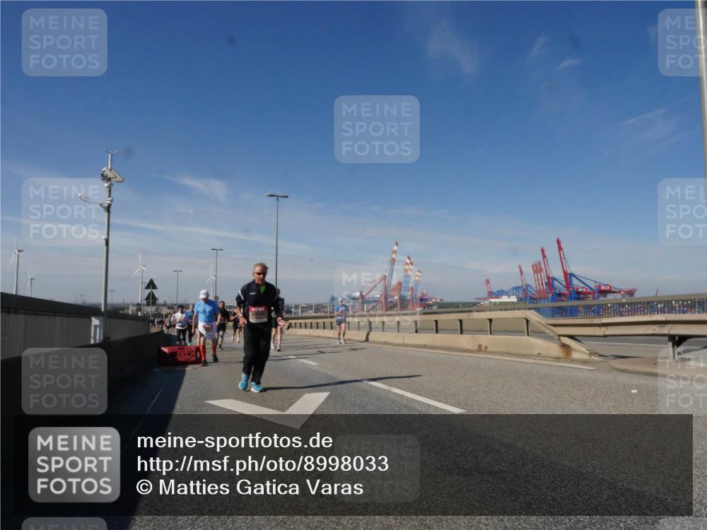 03.10.2025 - Köhlbrandbrückenlauf Matties Gatica Varas http://msf.ph/oto/8998033 03.10.2025 12:49:44 Position 2  meine-sportfotos.de